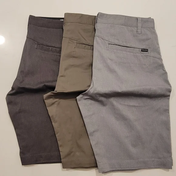 Volcom Men's Flat Front Gray Shorts - Picture 3 of 3